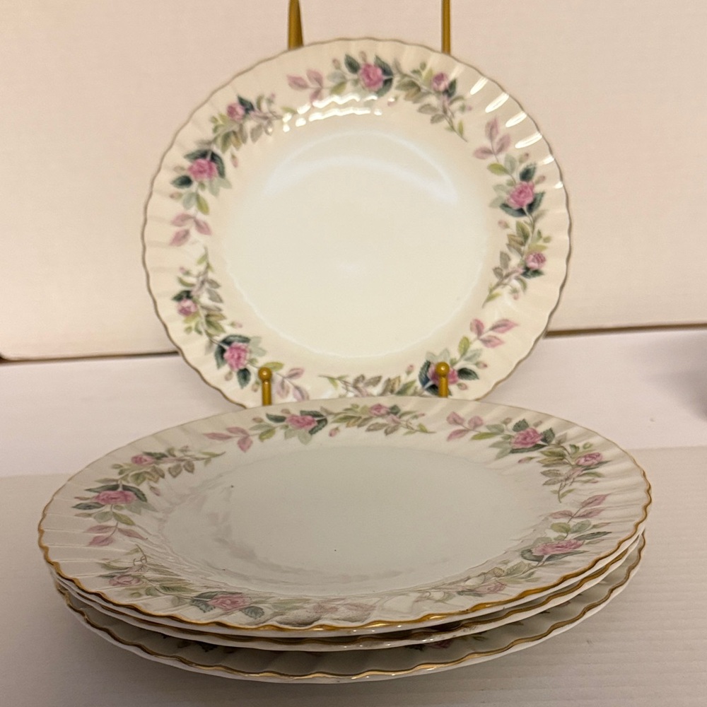 Vintage CREATIVE Fine China of Japan Regency Rose Dinner Plates (4)
